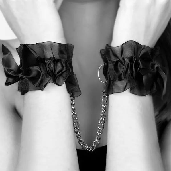 BIJOUX - INDISCRETS FROU FROU ORGANZA HANDCUFFS - Amore24