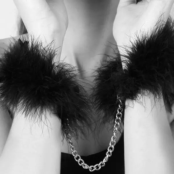 BIJOUX - ZA ZA ZU FEATHER HANDCUFFS - Amore24