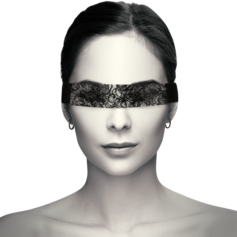 COQUETTE CHIC DESIRE - LACE MASK BLACK - Amore24