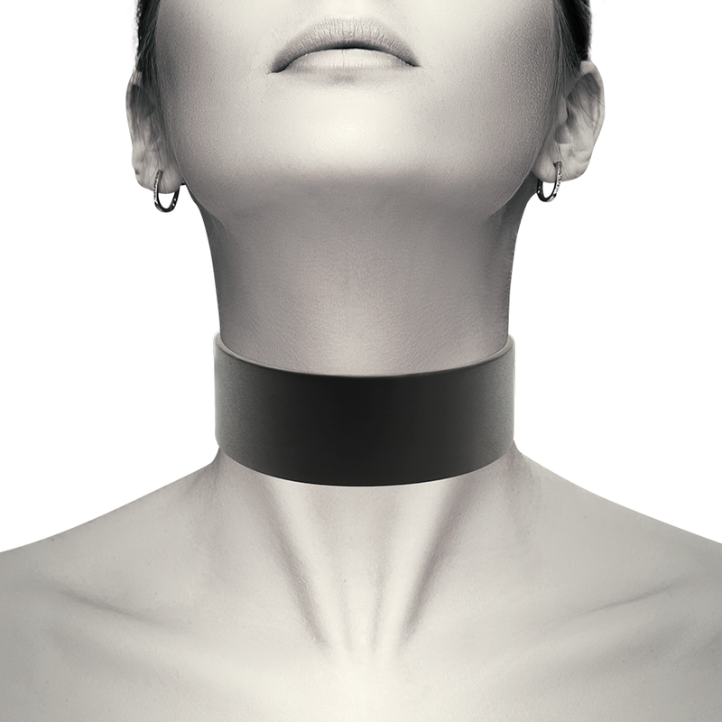 COQUETTE CHIC DESIRE - VEGAN LEATHER CHOKER - Amore24