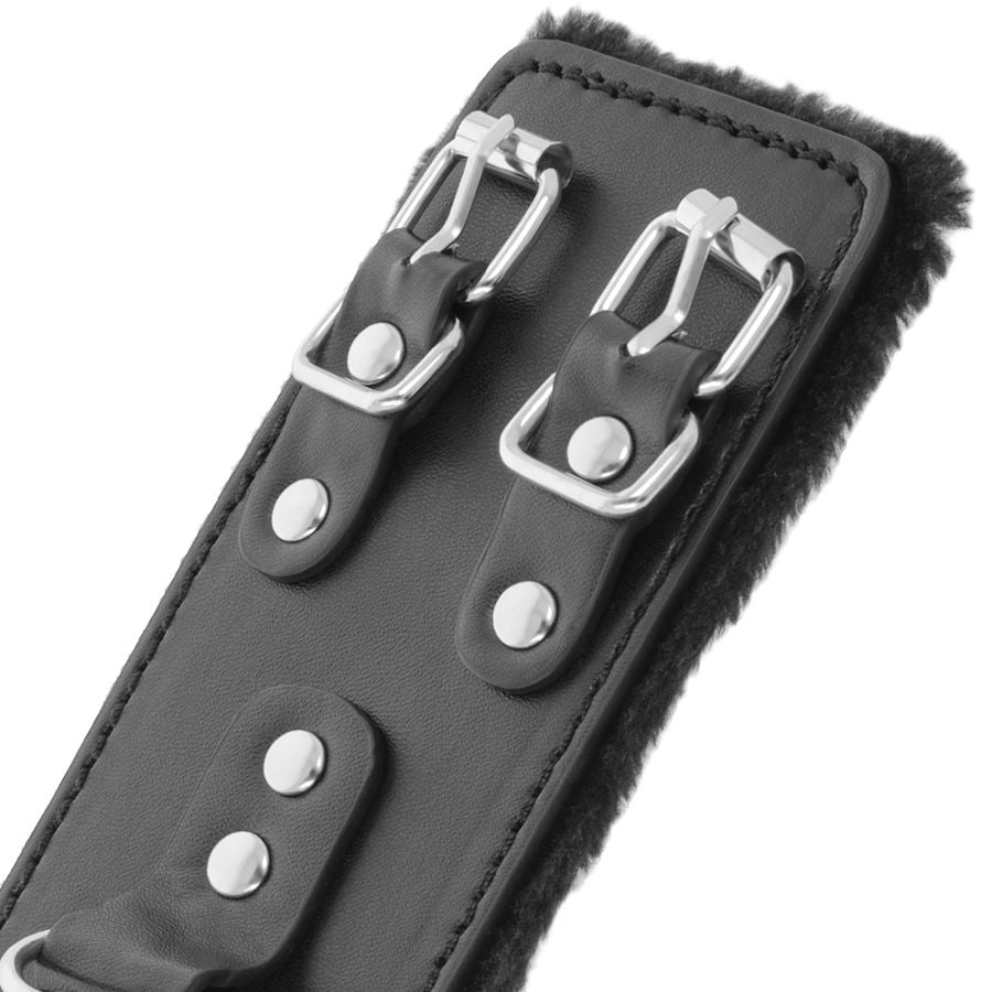 DARKNESS - BLACK ADJUSTABLE LEATHER HANDCUFFS WITH LINING - Amore24