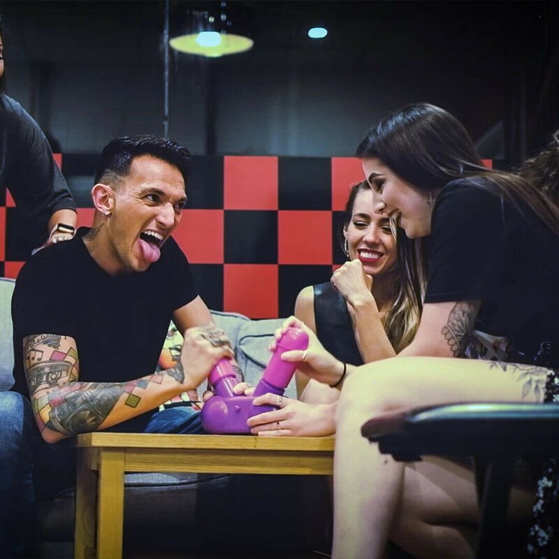 PLAY WIV ME - CUM FACE PARTY GAME - Amore24