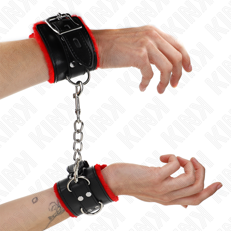 KINK - FUR LINED WRIST RESTRAINTS WITH SQUARE HOLES RED AND BLACK BELT ADJUSTABLE 17-29 CM X 6 CM - Amore24