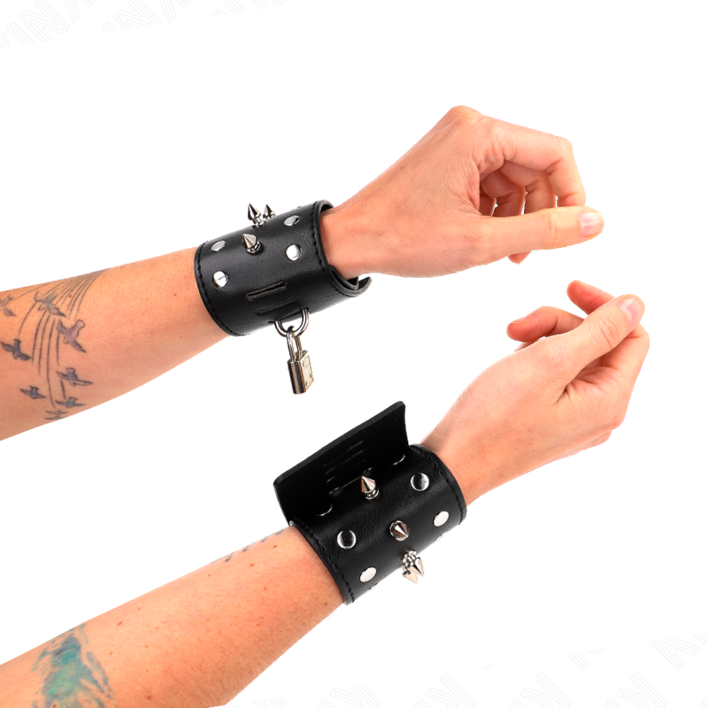 KINK - PUNK WRIST RESTRAINTS WITH SPIKES 25 X 6 CM - Amore24