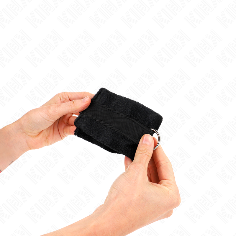 KINK - BEGINNER FUR HAND CUFFS BLACK 30 X 7 CM - Amore24