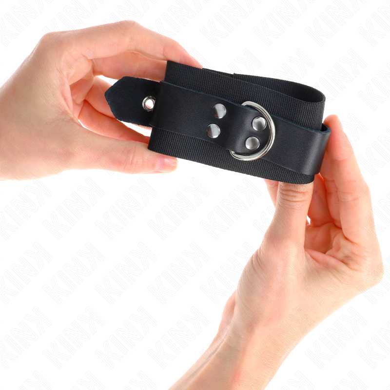 KINK - NYLON WRIST RESTRAINTS BLACK WITH LEATHER BELT BLACK ADJUSTABLE 19-29 CM X 5.1 CM - Amore24