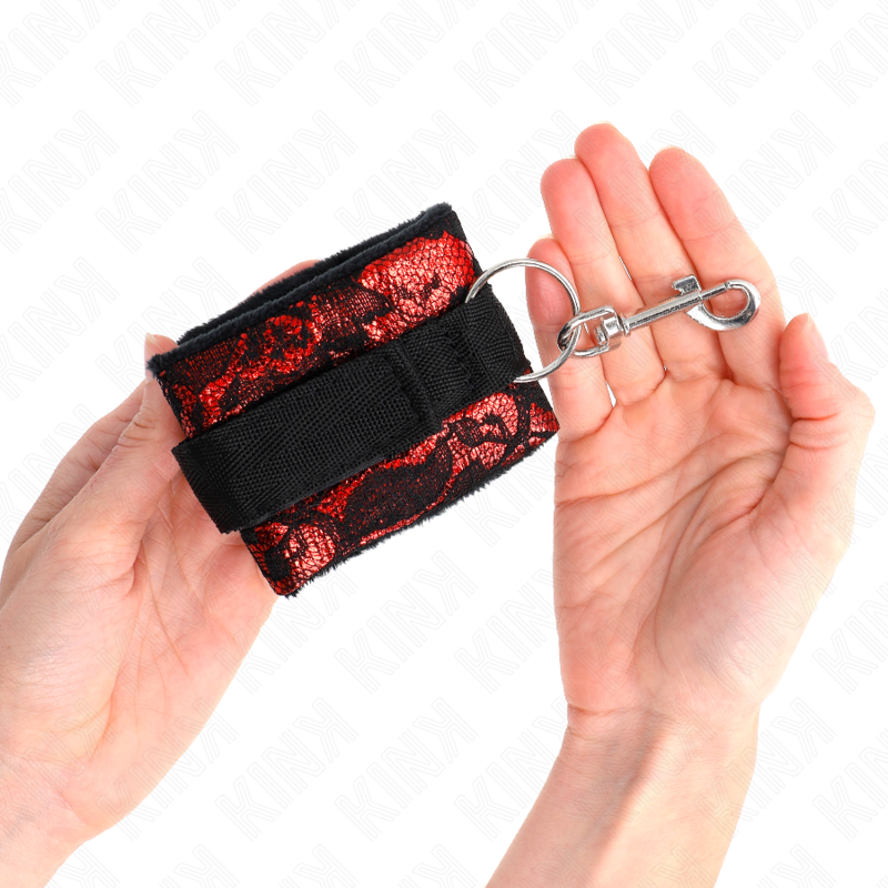KINK - SCANDAL WRIST RESTRAINTS RED-BLACK - Amore24