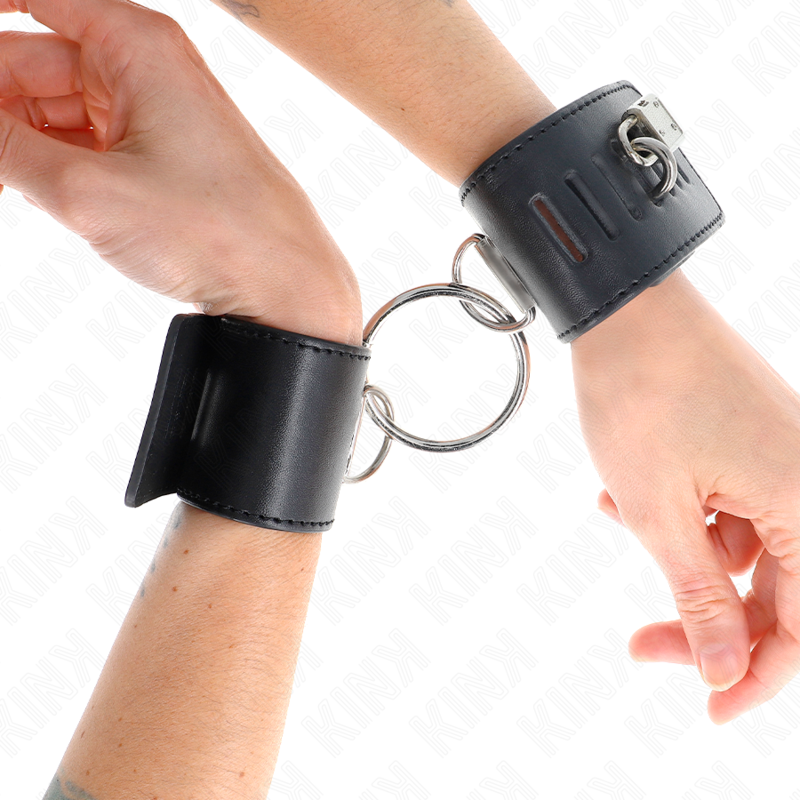 KINK - FIXED WRIST RESTRAINTS WITH RING AND PADLOCK CLOSURE BLACK ADJUSTABLE 16-23 CM X 5.5 CM - Amore24