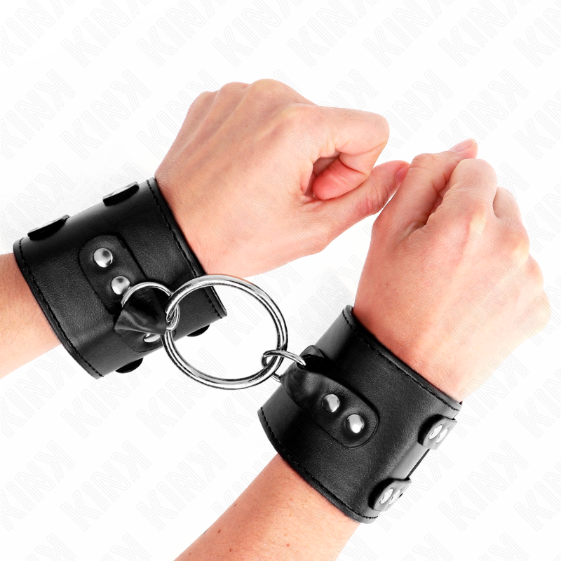 KINK - FIXED WRIST RESTRAINTS WITH RING AND STUDS ADJUSTABLE BLACK 17-22 CM X 6.5 CM - Amore24