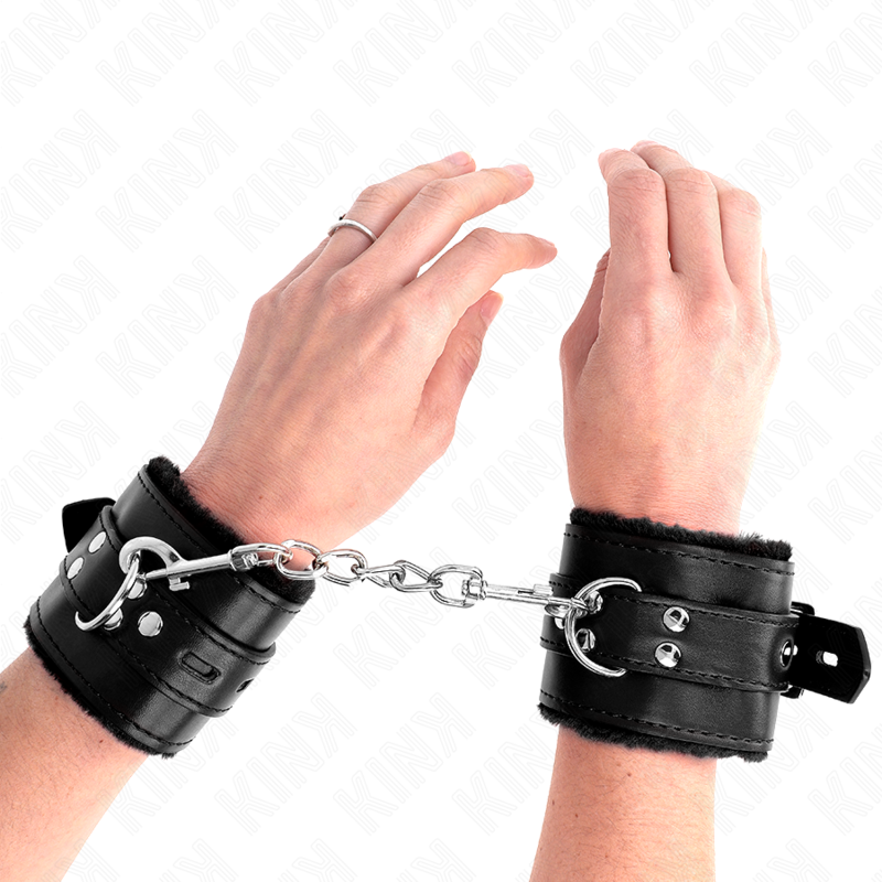 KINK - FUR LINED WRIST RESTRAINTS WITH SQUARE HOLES BLACK AND BLACK BELT ADJUSTABLE 17-29 CM X 6 CM - Amore24