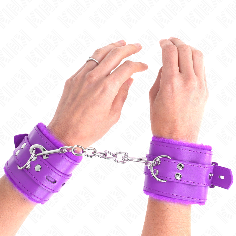 KINK - FUR LINED WRIST RESTRAINTS WITH SQUARE HOLES PURPLE AND PURPLE BELT ADJUSTABLE 17-29 CM X 6 CM - Amore24