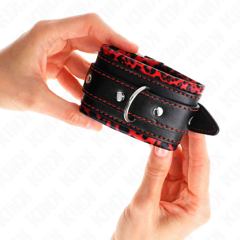 KINK - FUR LINED WRIST RESTRAINTS RED / BLACK ADJUSTABLE 17-29 CM X 6 CM - Amore24