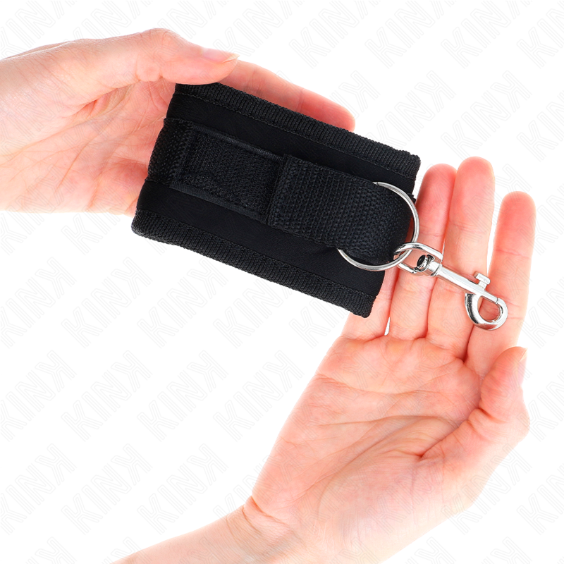 KINK - NYLON BIND HOOK&LOOP WRIST RESTRAINTS BLACK MODEL 2 ADJUSTABLE 18-35 CM X 6 CM - Amore24