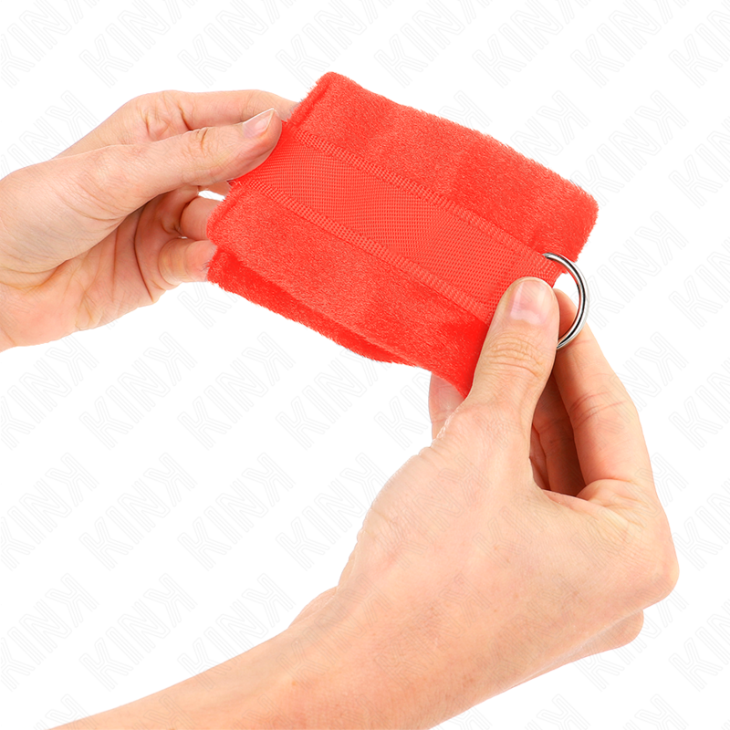 KINK - BEGINNER FUR HAND CUFFS RED 30 X 7 CM - Amore24