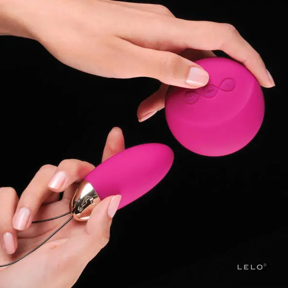 LELO - LYLA 2 INSIGNIA DESIGN EDITION FUCHSIA MASSAGER EGG - Amore24