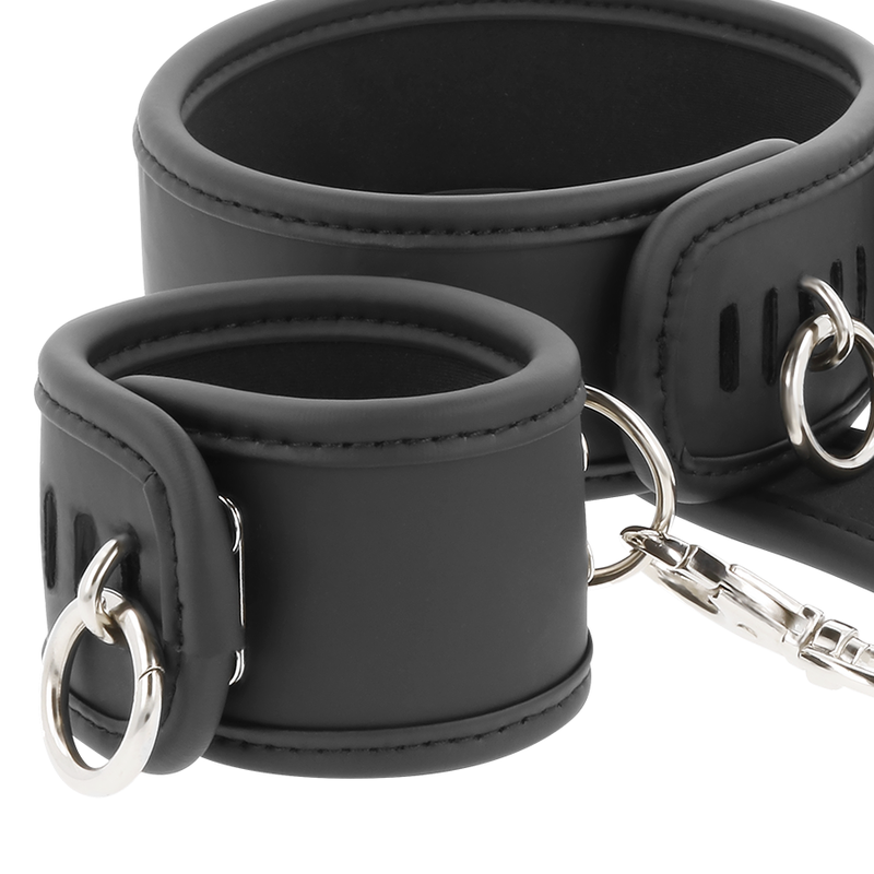 FETISH SUBMISSIVE - VEGAN LEATHER NECKLACE AND HANDCUFFS WITH NOPRENE LINING - Amore24