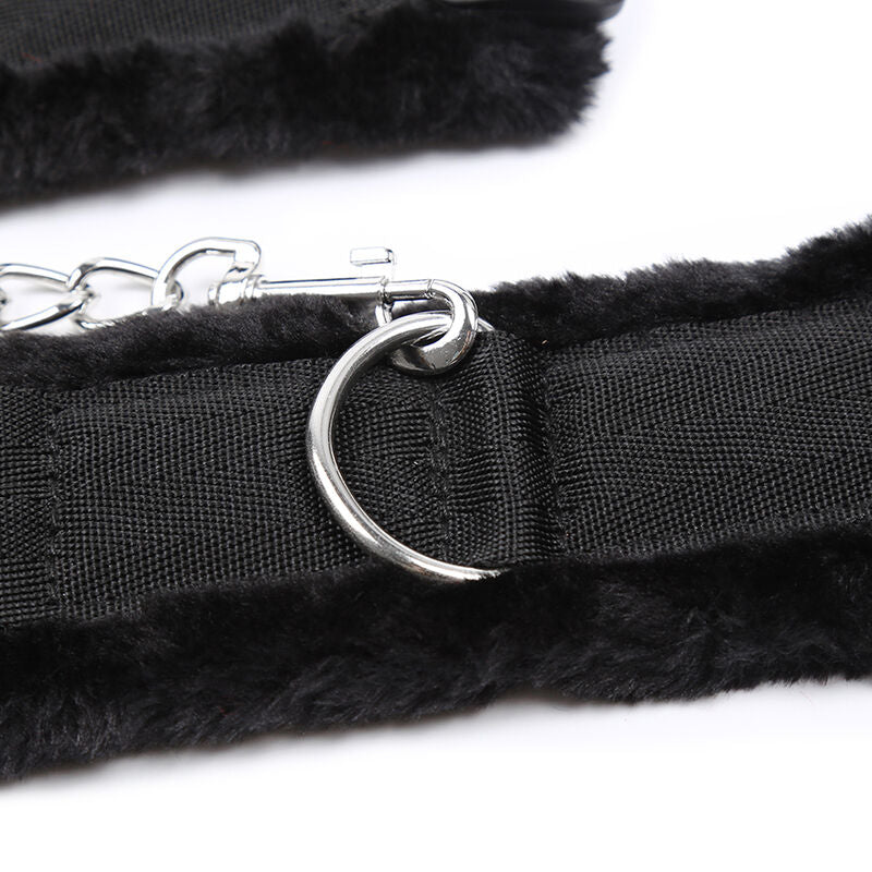 OHMAMA FETISH - FURRY LINED WRIST RESTRAINTS - Amore24